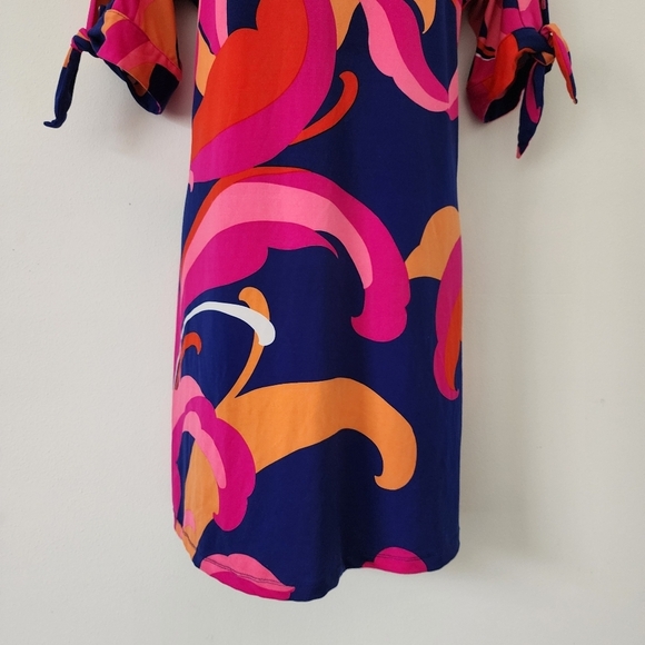 Trina Turk Vinet Short Shift Mini Tunic Dress Scrolling Slit Sleeve Knit Sz L - Picture 4 of 15